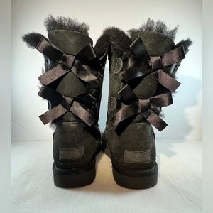 UGG Australia Black Bailey Bow ll US Sz 9